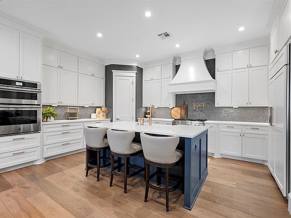 5th image of 42 Enclave Ct