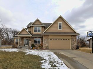 2011 SE Clover Ridge Dr, Ankeny, IA 50021