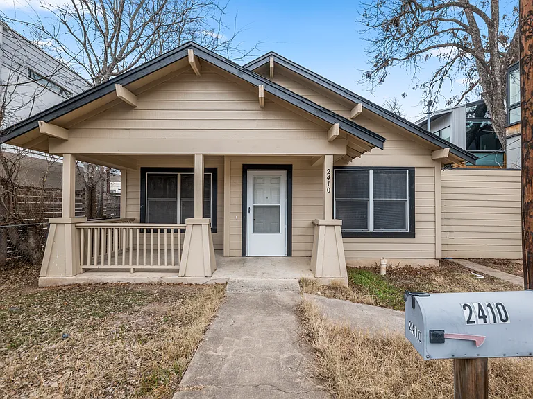 2408 Santa Rita St — Photo 2