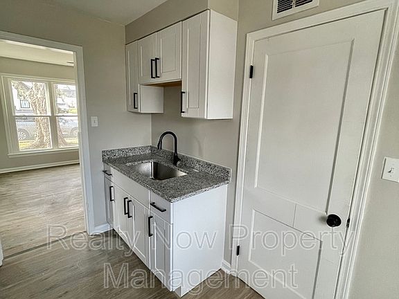 3rd image of 4489 W 148th St