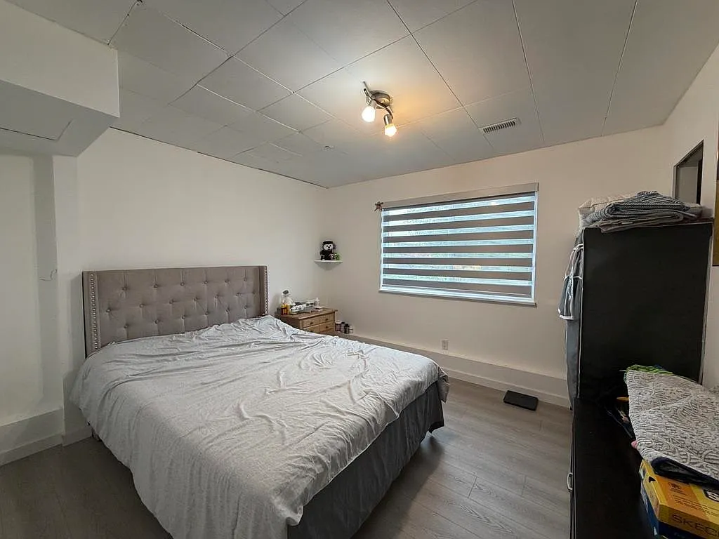 3 bed, 1350 sqft, $800 — Photo 3