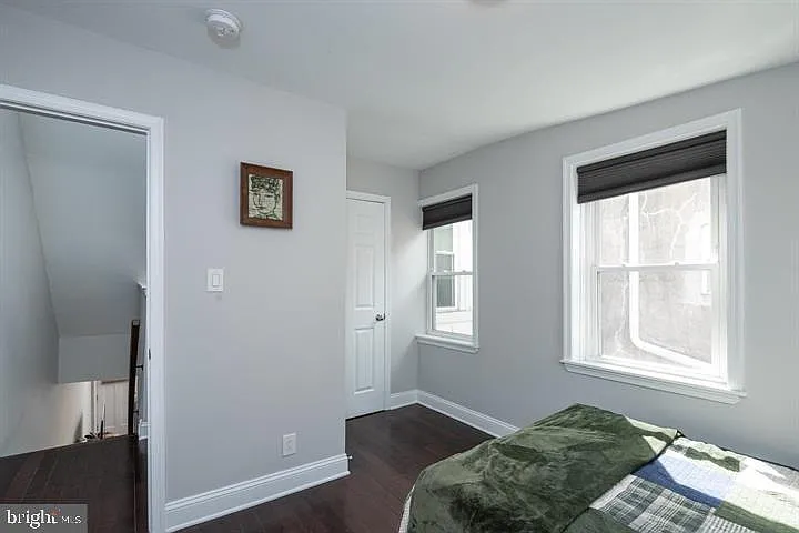 1929 Ellsworth St — Photo 23
