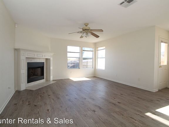 3rd image of 4308 Paintbrush Dr