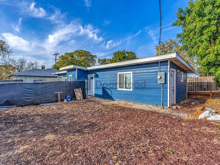 199 Bart Ave #A — Photo 3