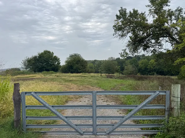 6703 S Arnett Rd, Grain Valley, MO 64029