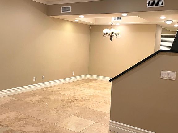 3rd image of 18245 Burbank Blvd #111