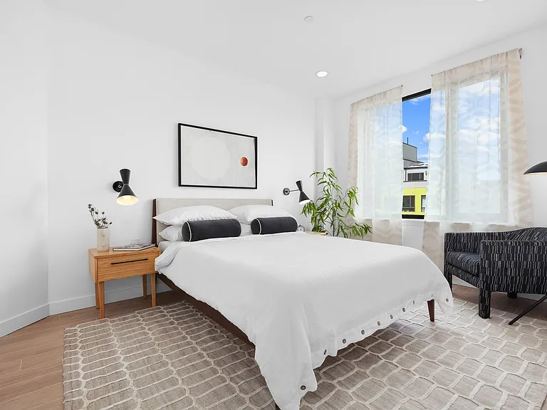 912 Broadway #3D — Photo 2