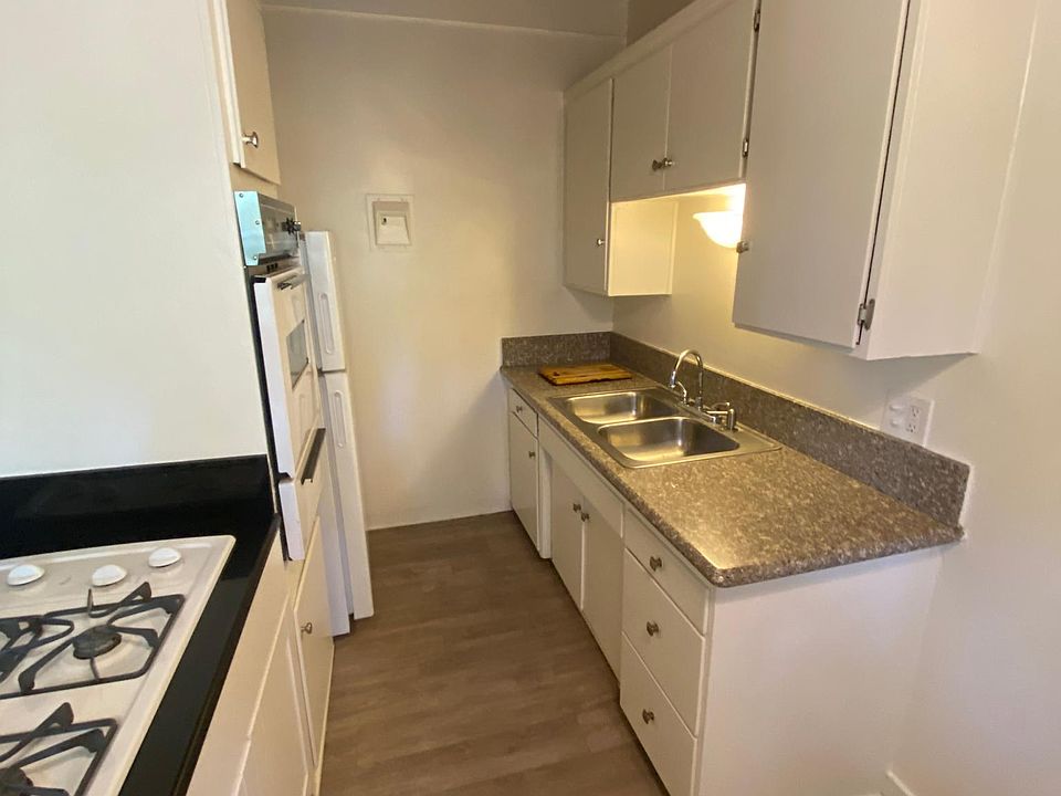 1st image of 301 N Signal St APT 15