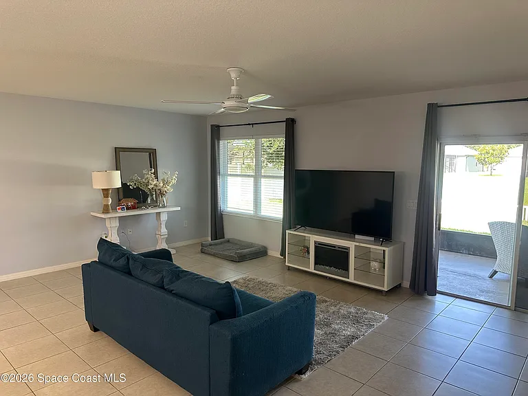 1133 Morgan Cir NE — Photo 5