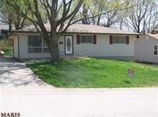 306 Evergreen Dr, Saint Charles, MO 63301