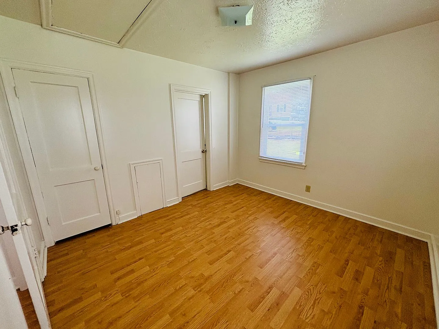 2 Bedroom, 1 Bath House — Photo 4