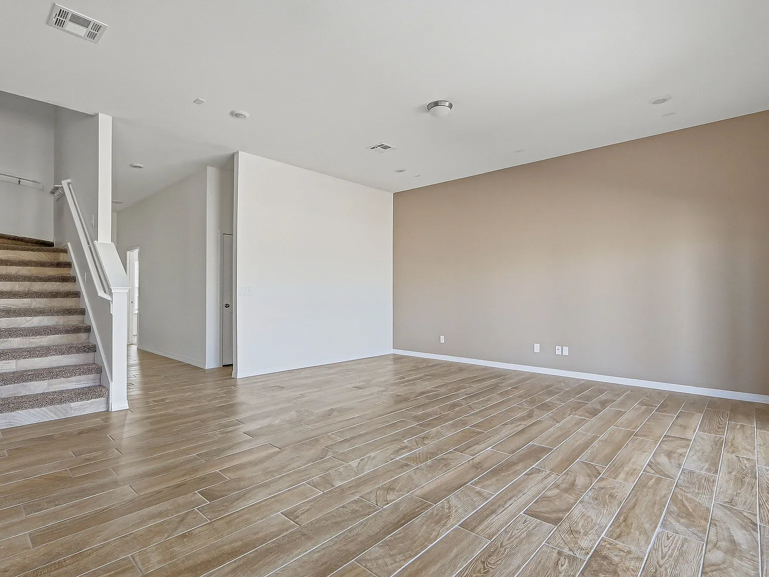 905 Louisiana Downs Ave - 1 — Photo 4
