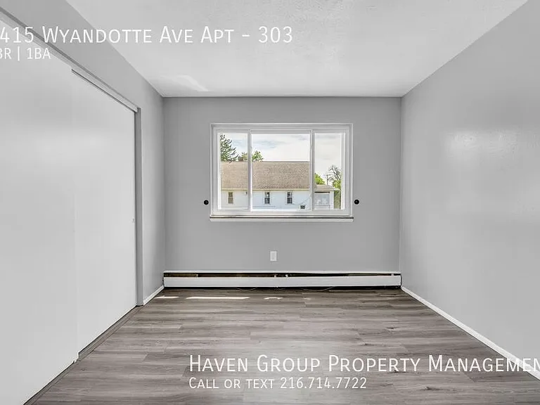 1415 Wyandotte Ave #303 — Photo 6