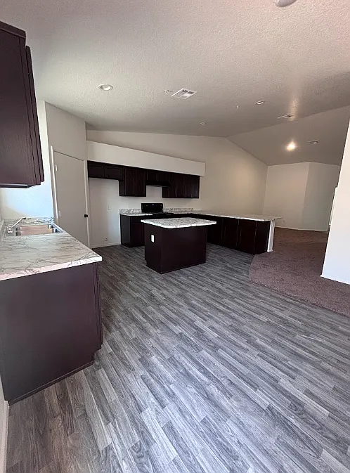 2 bed, 1300 sqft, $1,700 — Photo 3