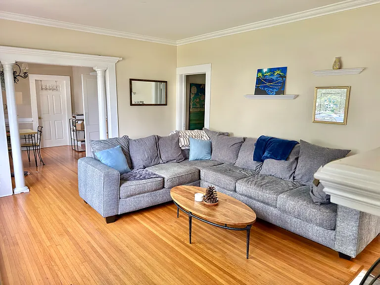 319 Circle Ave — Photo 6