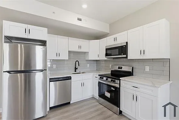 4129 Ogden St #7 — Photo 5