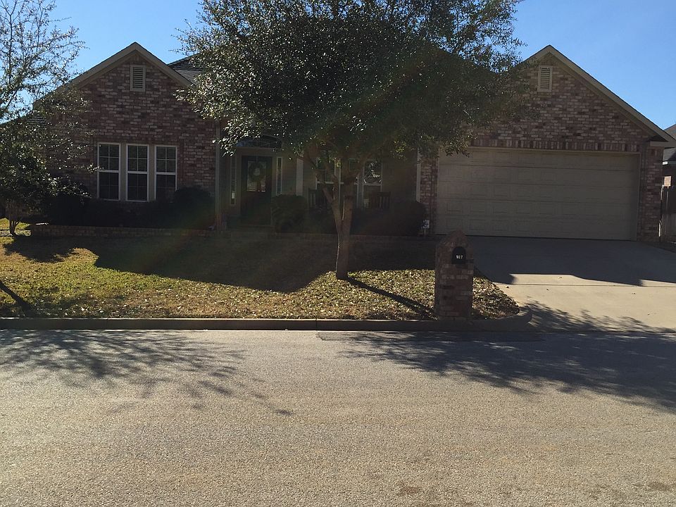 1st image of 817 Keble Ln
