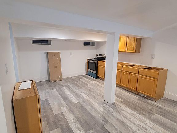 5th image of 138 Elliott Ave #B-1