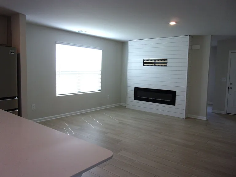 812 Wood Village Dr — Photo 6