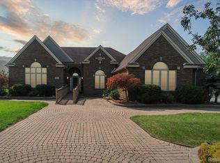 4064 Will Carleton Rd, Flat Rock, MI 48134