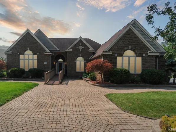 4064 Will Carleton Rd, Flat Rock, MI 48134