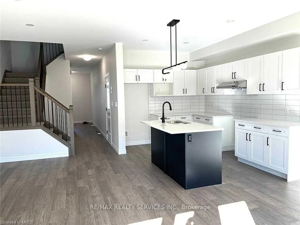 3 bed, $2,650 — Photo 3