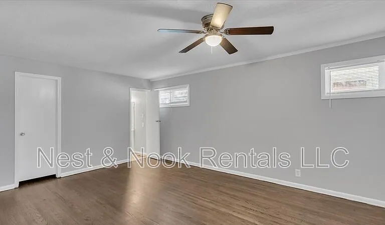 2923 S Irvington Ave — Photo 10