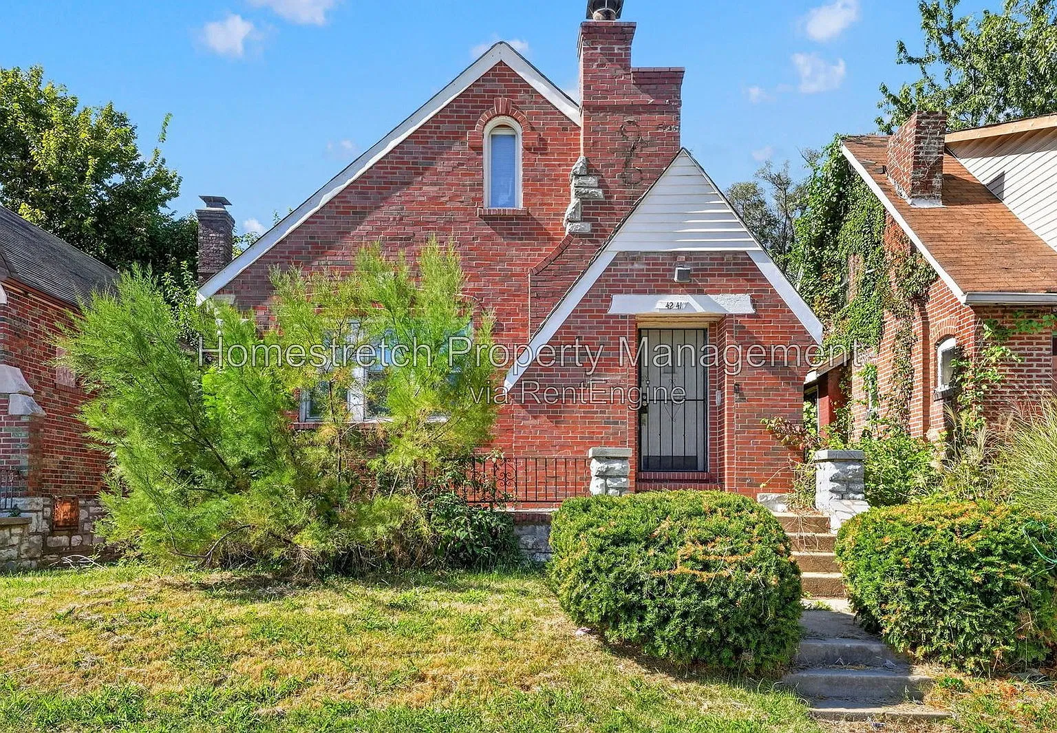 4 bed, 1.0 bath, 1135 sqft, $1,812 — Photo 1