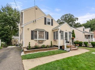 80 Beech St, Dedham, MA 02026