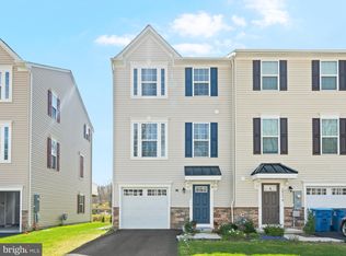 2053 Rivers Dr, Newark, DE 19702