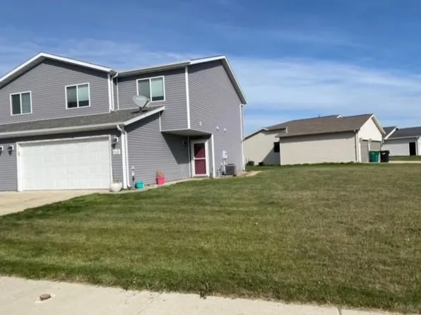 3121 Dortmund Dr, Bismarck, ND 58504