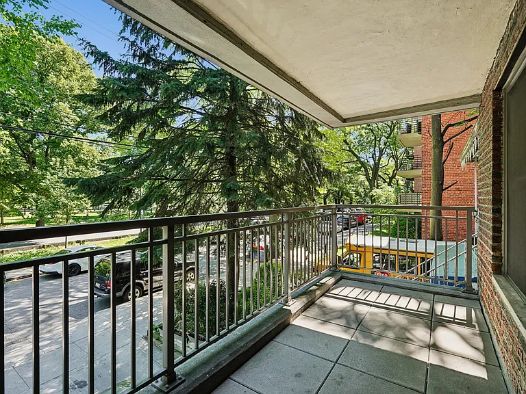 1540 Pelham Pkwy S #1G — Photo 6