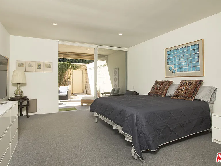 501 Desert Lakes Cir — Photo 34