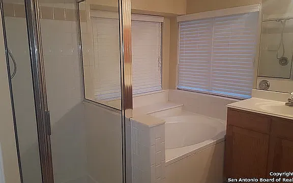 3803 Cove Meadow Dr — Photo 9