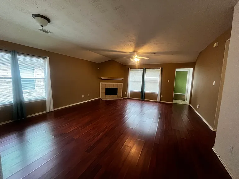 5508 Lilywood Ln — Photo 3