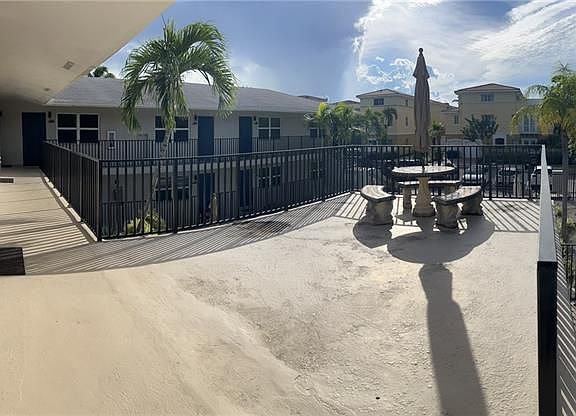 3rd image of 660 NE 11th Ave APT 206