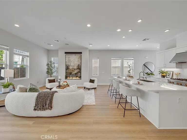 141 Edna Pkwy — Photo 31