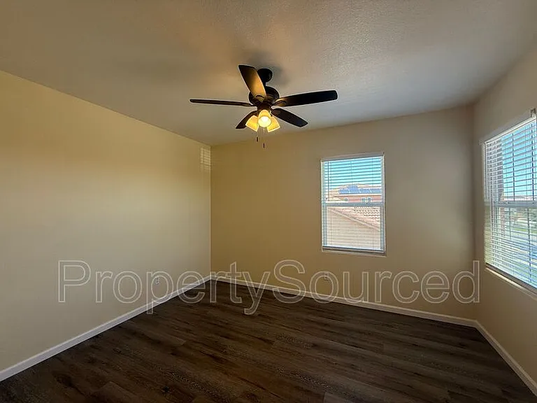 1633 Sparrowhawk St — Photo 45