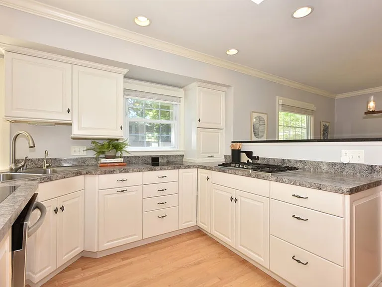 12475 Elmhurst Pkwy — Photo 19