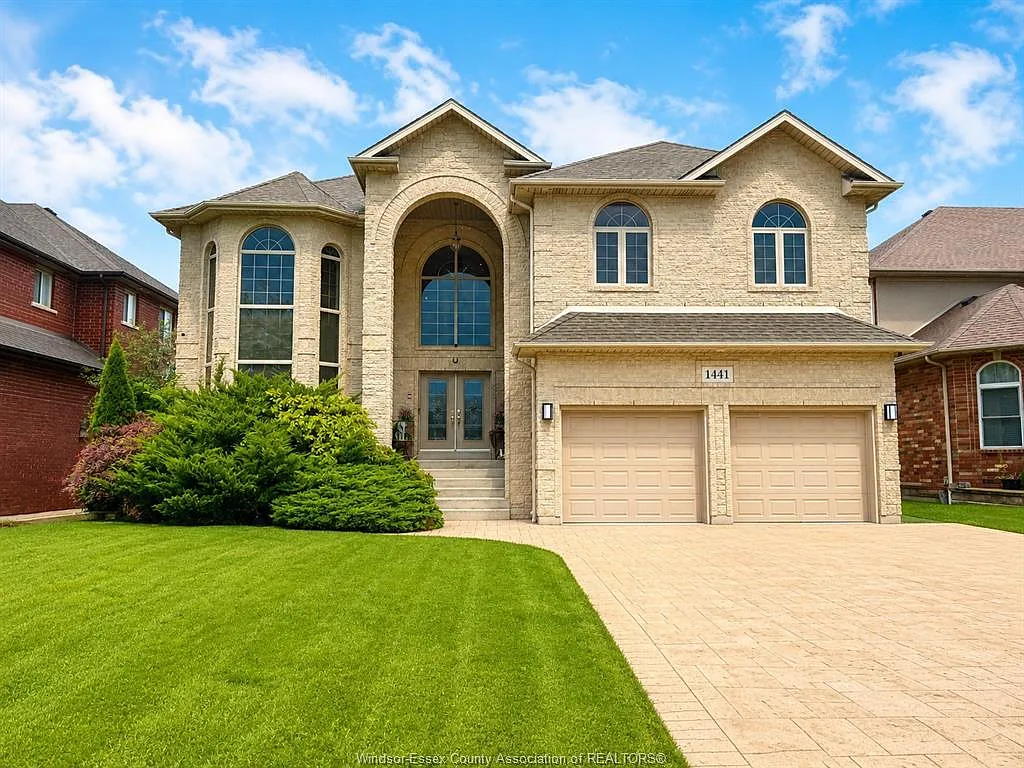 5 bed, $3,700 — Photo 1