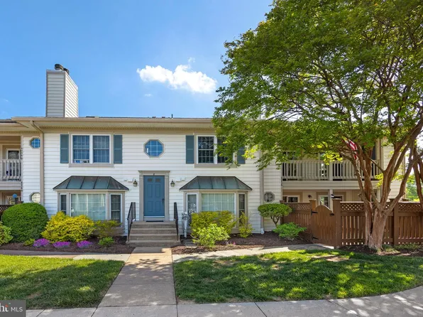 6052 Essex House Sq, Alexandria, VA 22310