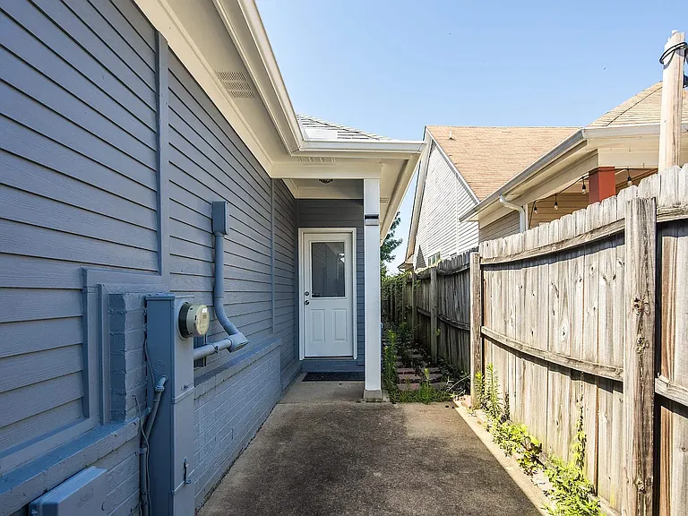 263 Island Village Dr — Photo 5