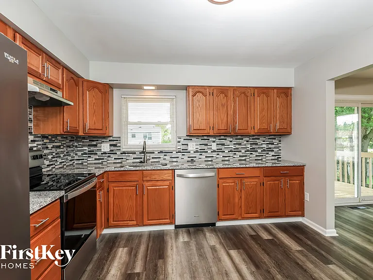 4287 Honeybrook Ave — Photo 6