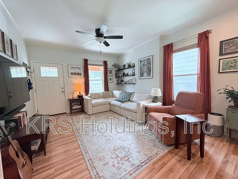209 Moline St — Photo 6