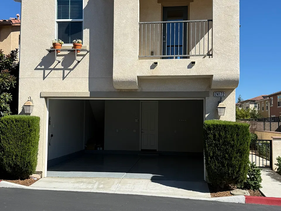 41957 Zafra St