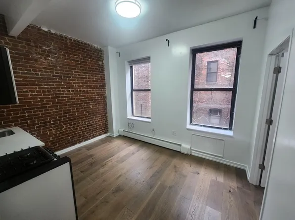 971 Columbus Avenue image 1 of 8