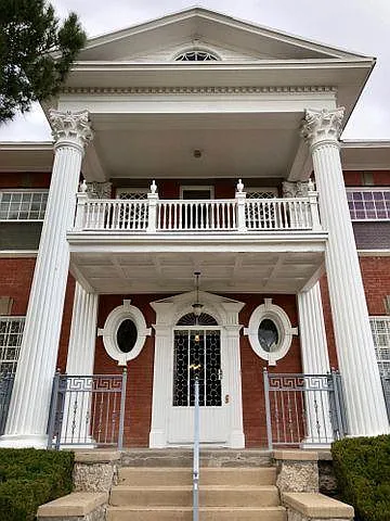 5 bed, 2.0 bath, 3804 sqft, $2,950 — Photo 1