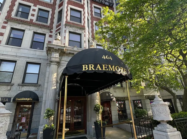 466 Commonwealth Ave APT 305, Boston, MA 02215