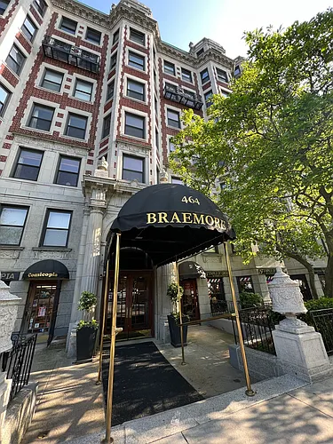 466 Commonwealth Ave Photo 1