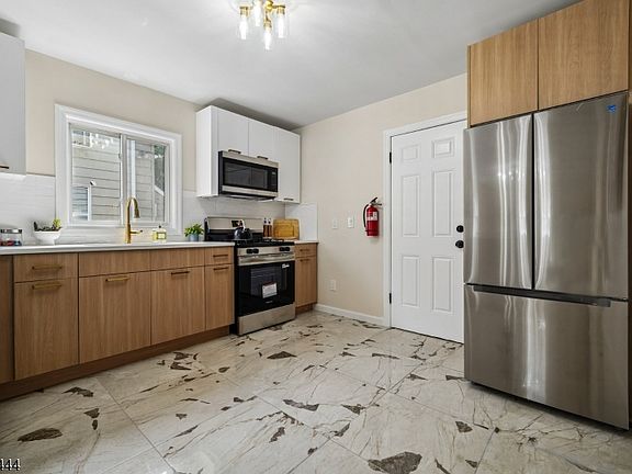 5th image of 124 Woodruff Pl